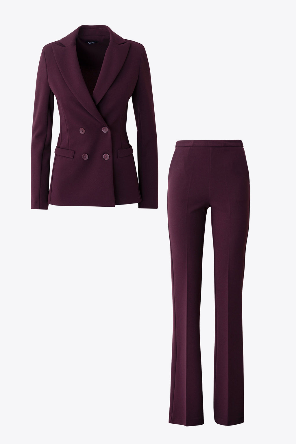 Conjunto Blazer Valentina en color Burdeos, foto de producto sobre fondo blanco