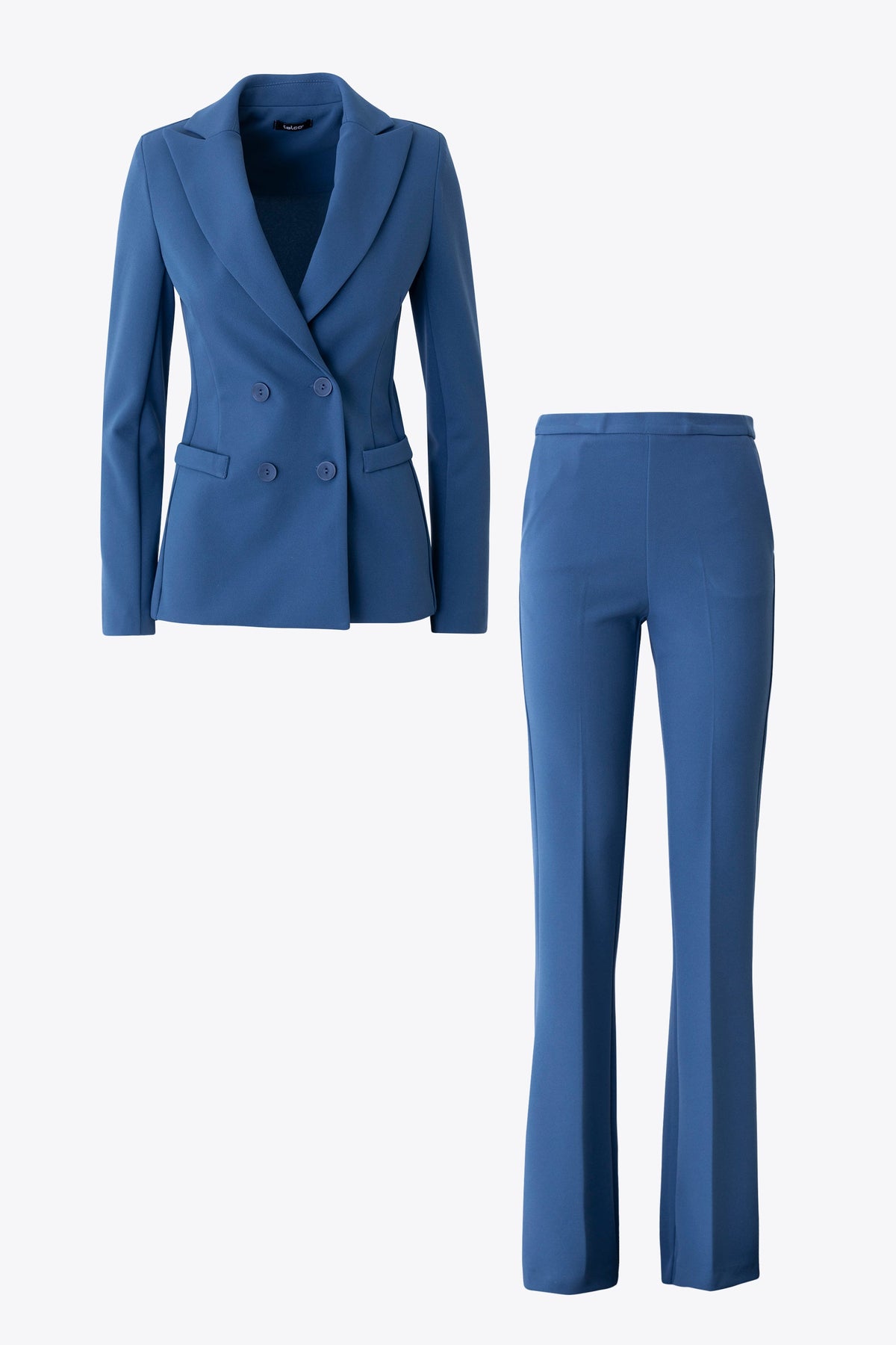 Conjunto Blazer Valentina en color Vaquero, foto de producto sobre fondo blanco